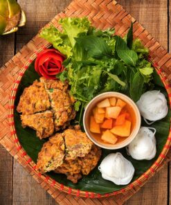 Chả rươi ăn kèm bún chấm, ngon hết ý