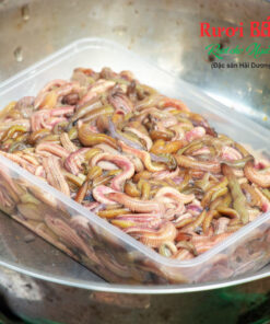 Đóng rươi thành những hộp quy cách 0.5 kg và 1 kg